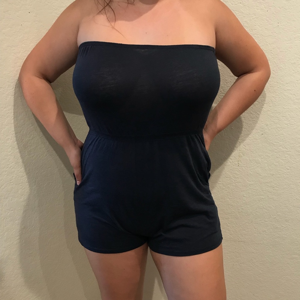 Strapless navy blue romper
